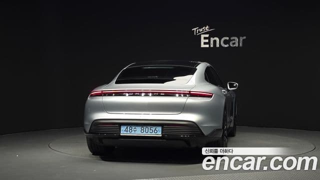 Porsche Taycan 2020 — Şəkil 13/32
