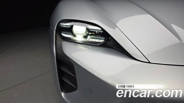 Porsche Taycan 2020 — Şəkil 26/32