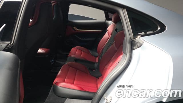 Porsche Taycan 2020 — Şəkil 15/32