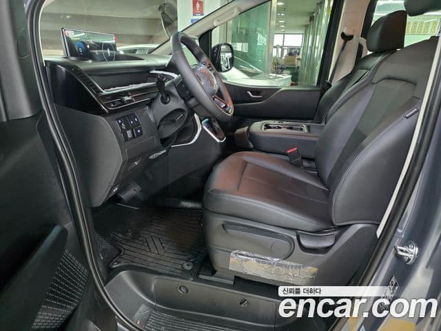 Hyundai Staria 2026 — Фото 4/17