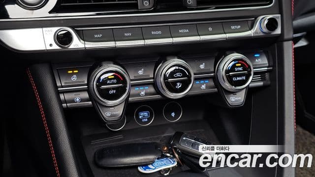 Genesis G70 2020 — Photo 2/33