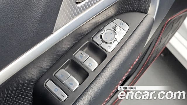 Genesis G70 2020 — Photo 19/33