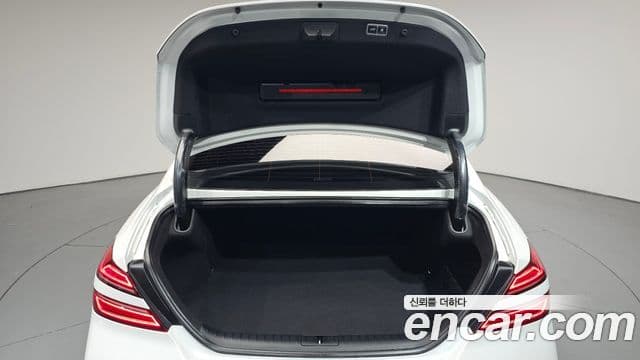 Genesis G70 2020 — Photo 11/33