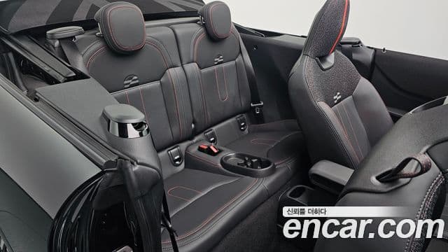 Mini Cooper S Convertible 2025 — Фото 12/20