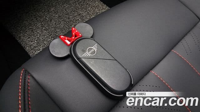 Mini Cooper S Convertible 2025 — ფოტო 13/32