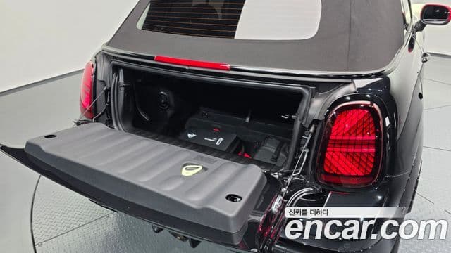 Mini Cooper S Convertible 2025 — ფოტო 30/32