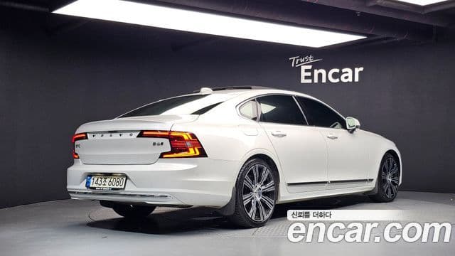 Volvo S90 2021 — Фото 2/20