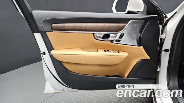 Volvo S90 2021 — Photo 12/37