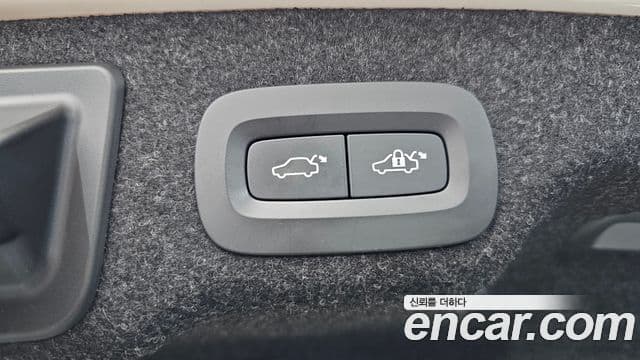 Volvo S90 2021 — Photo 36/37