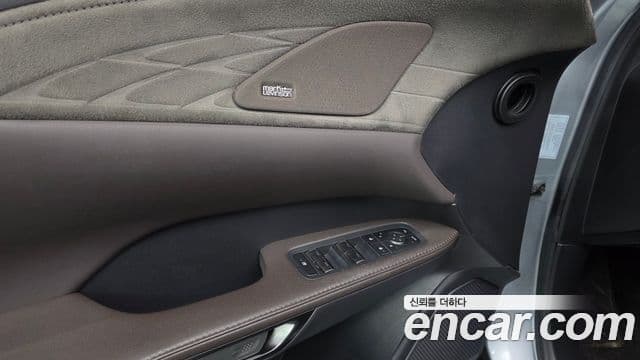 Lexus RX350h 2023 — ფოტო 33/37