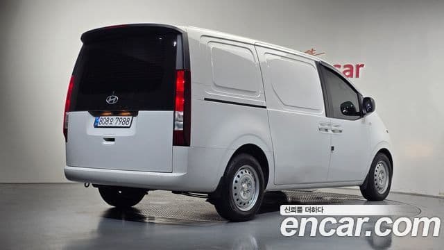 Hyundai Staria 2025 — Фото 2/20