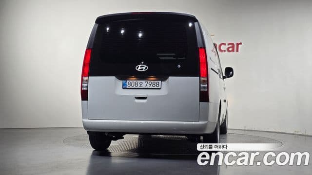 Hyundai Staria 2025 — Фото 4/20