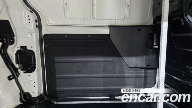 Hyundai Staria 2025 — Фото 12/20