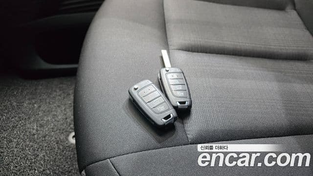Hyundai Staria 2025 — Фото 15/20