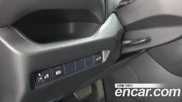 Toyota RAV4 2021 — Photo 3/31