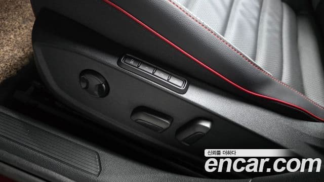 Volkswagen Golf 2025 — Şəkil 34/35