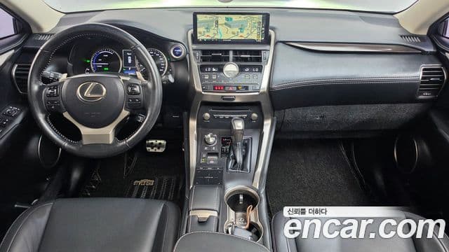 Lexus NX300h 2018 — Фото 7/20