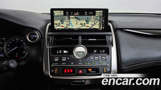 Lexus NX300h 2018 — Фото 12/20