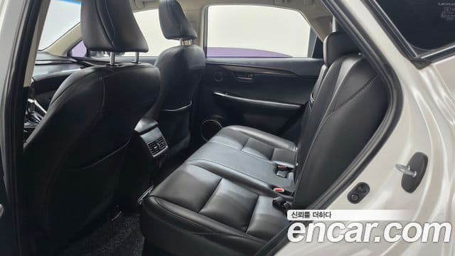 Lexus NX300h 2018 — Фото 18/20