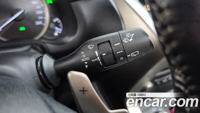 Lexus NX300h 2018 — Photo 13/34