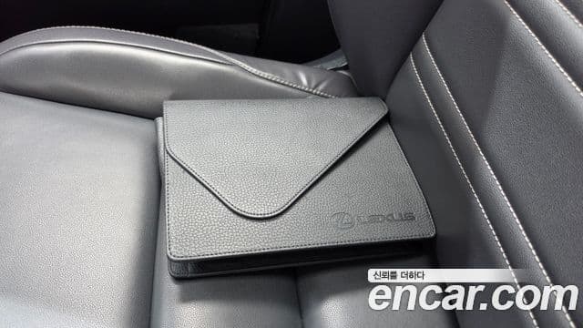 Lexus NX300h 2018 — Photo 20/34