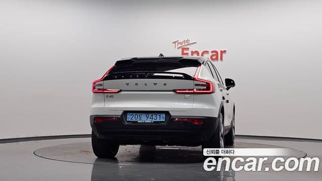 Volvo C40 Recharge 2022 — ფოტო 8/35