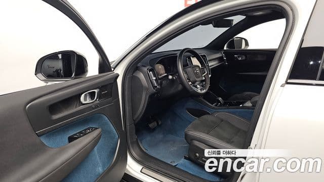 Volvo C40 Recharge 2022 — ფოტო 34/35
