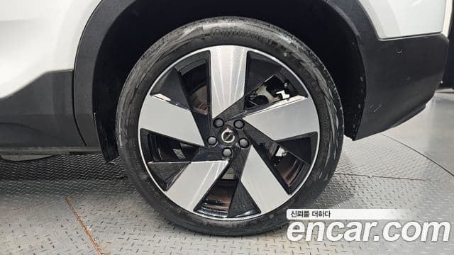 Volvo C40 Recharge 2022 — ფოტო 35/35
