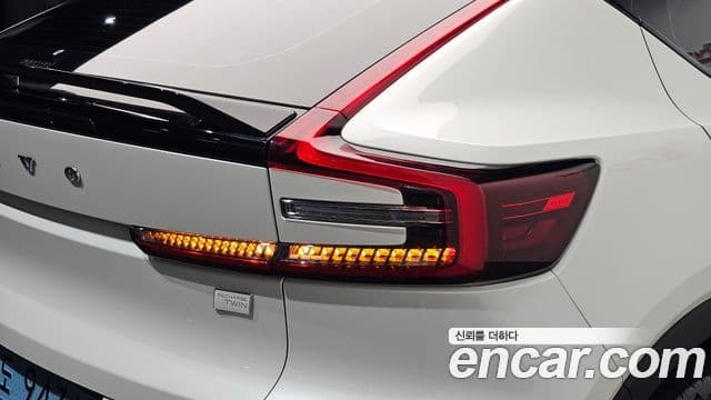 Volvo C40 Recharge 2022 — ფოტო 19/35