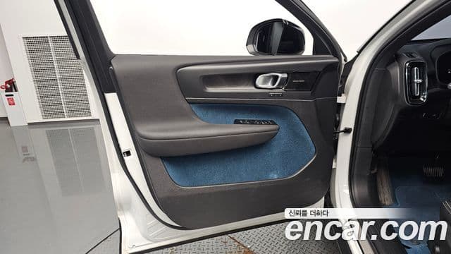 Volvo C40 Recharge 2022 — ფოტო 16/35