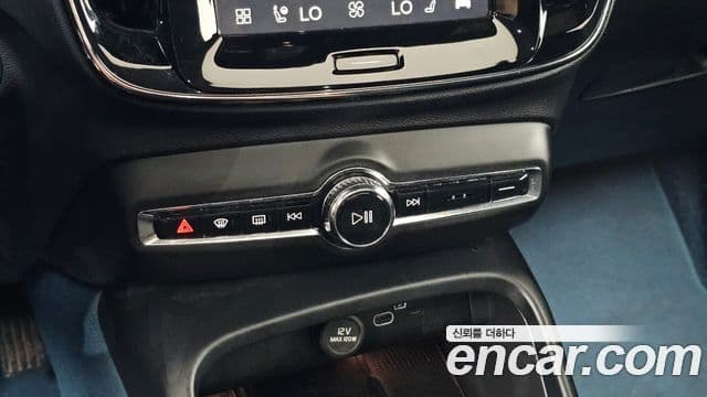 Volvo C40 Recharge 2022 — ფოტო 25/35