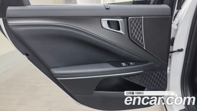Kia K8 2025 — Photo 21/32