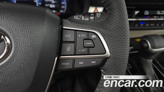 Toyota Sienna 2025 — Фото 16/20