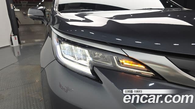 Toyota Sienna 2025 — Şəkil 16/38