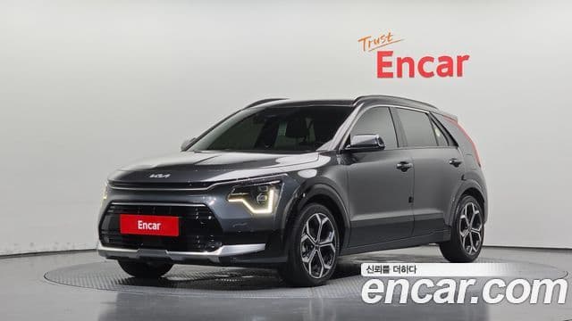 Kia Niro 2022 — Фото 1/20