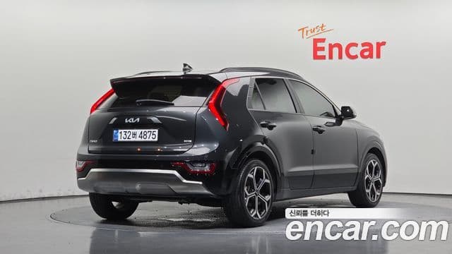 Kia Niro 2022 — Фото 2/20