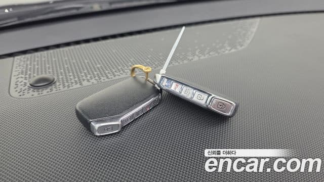 Kia Niro 2022 — Фото 18/20