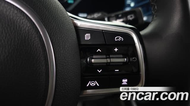 Kia Carnival 2024 — Фото 17/20