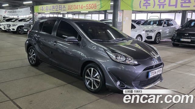 Toyota Prius C 2020 — Şəkil 12/20