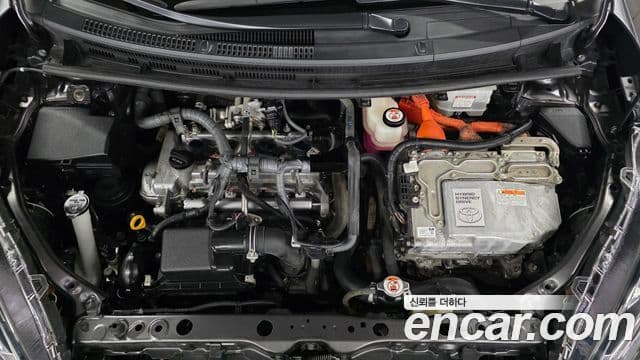Toyota Prius C 2020 — Şəkil 10/20