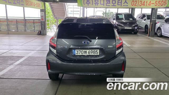 Toyota Prius C 2020 — Şəkil 18/20
