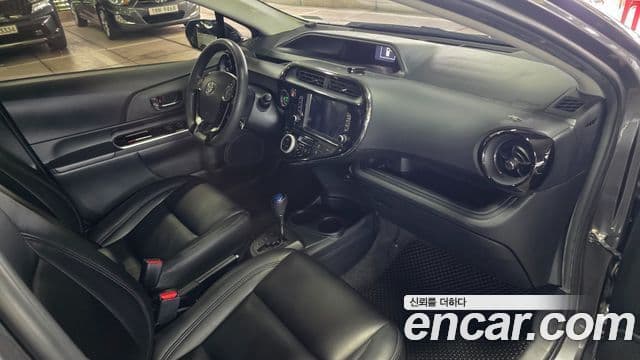 Toyota Prius C 2020 — Şəkil 15/20