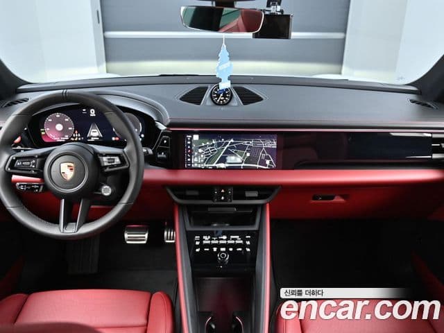 Porsche Macan EV 2025 — Photo 12/20
