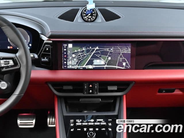 Porsche Macan EV 2025 — Photo 11/20