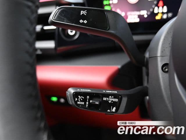 Porsche Macan EV 2025 — Photo 6/20