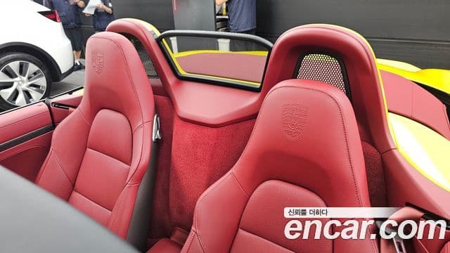 Porsche 718 Boxster 2025 — Фото 12/20