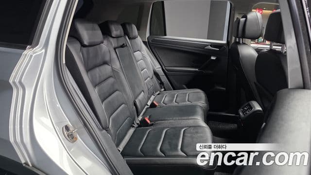 Volkswagen Tiguan 2018 — Фото 12/20
