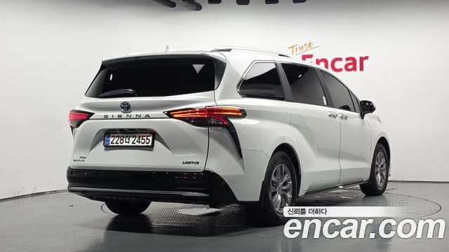Toyota Sienna 2025 — Şəkil 8/33