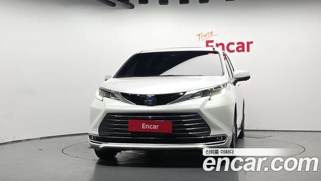 Toyota Sienna 2025 — Şəkil 25/33