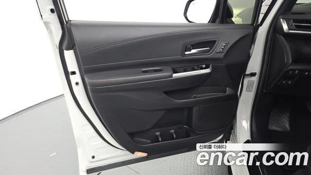 Toyota Sienna 2025 — Şəkil 32/33